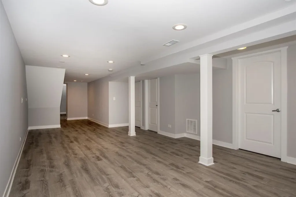 2432 North Neva Avenue Chicago IL 60707