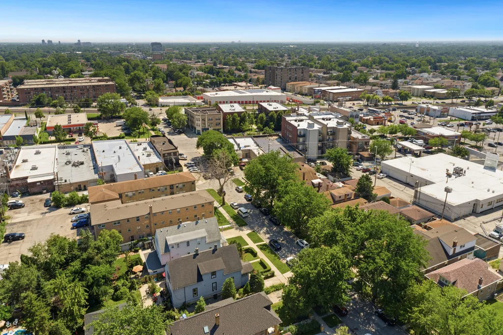2432 North Neva Avenue Chicago IL 60707