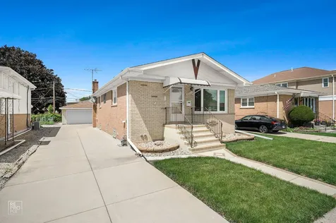 9972 Ivanhoe Avenue Schiller Park IL 60176