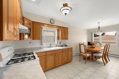 9972 Ivanhoe Avenue Schiller Park IL 60176