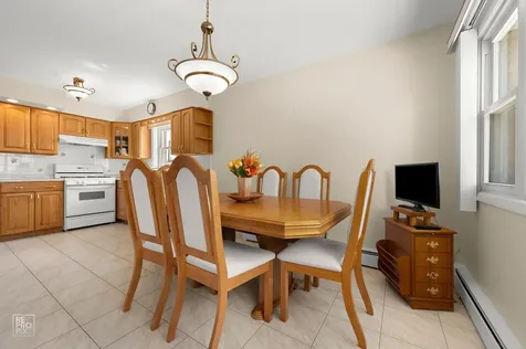 9972 Ivanhoe Avenue Schiller Park IL 60176