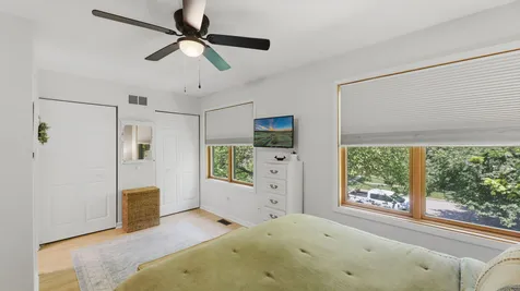 916 Britta Lane Geneva IL 60134