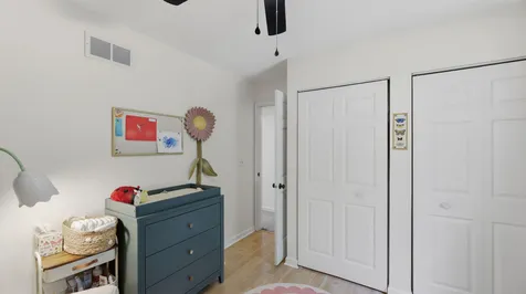 916 Britta Lane Geneva IL 60134