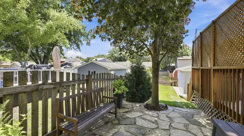 916 Britta Lane Geneva IL 60134