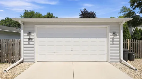 916 Britta Lane Geneva IL 60134