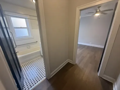 6748 North Ashland Avenue Chicago IL 60626