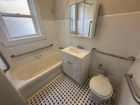 6748 North Ashland Avenue Chicago IL 60626