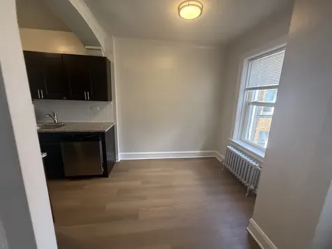 6748 North Ashland Avenue Chicago IL 60626