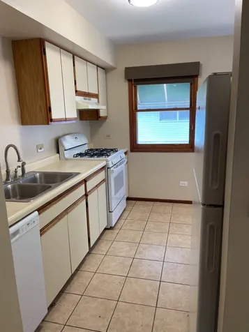 352 College Street Crystal Lake IL 60014