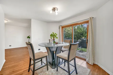 56 Woodstone Court Buffalo Grove IL 60089
