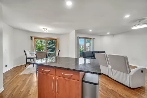 56 Woodstone Court Buffalo Grove IL 60089