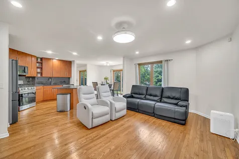 56 Woodstone Court Buffalo Grove IL 60089