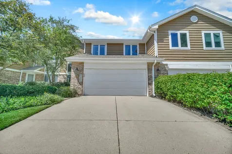 56 Woodstone Court Buffalo Grove IL 60089