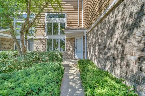 56 Woodstone Court Buffalo Grove IL 60089