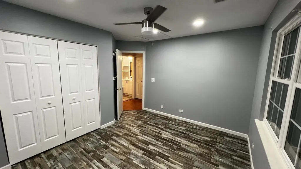 1037 Rockport Drive Carol Stream IL 60188