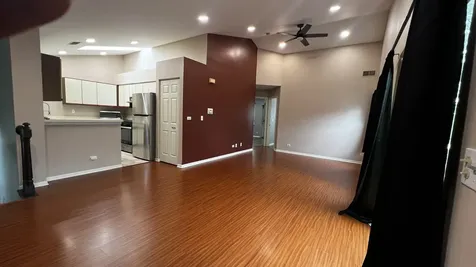 1037 Rockport Drive Carol Stream IL 60188