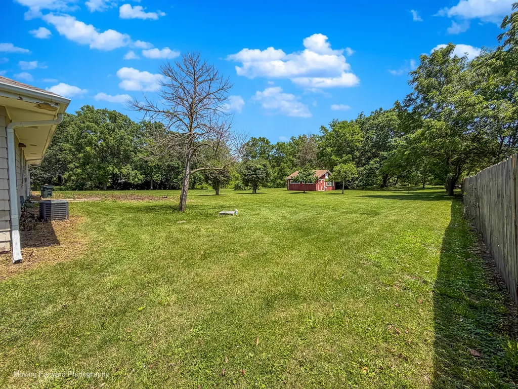7S175 North Eola Road Aurora IL 60502