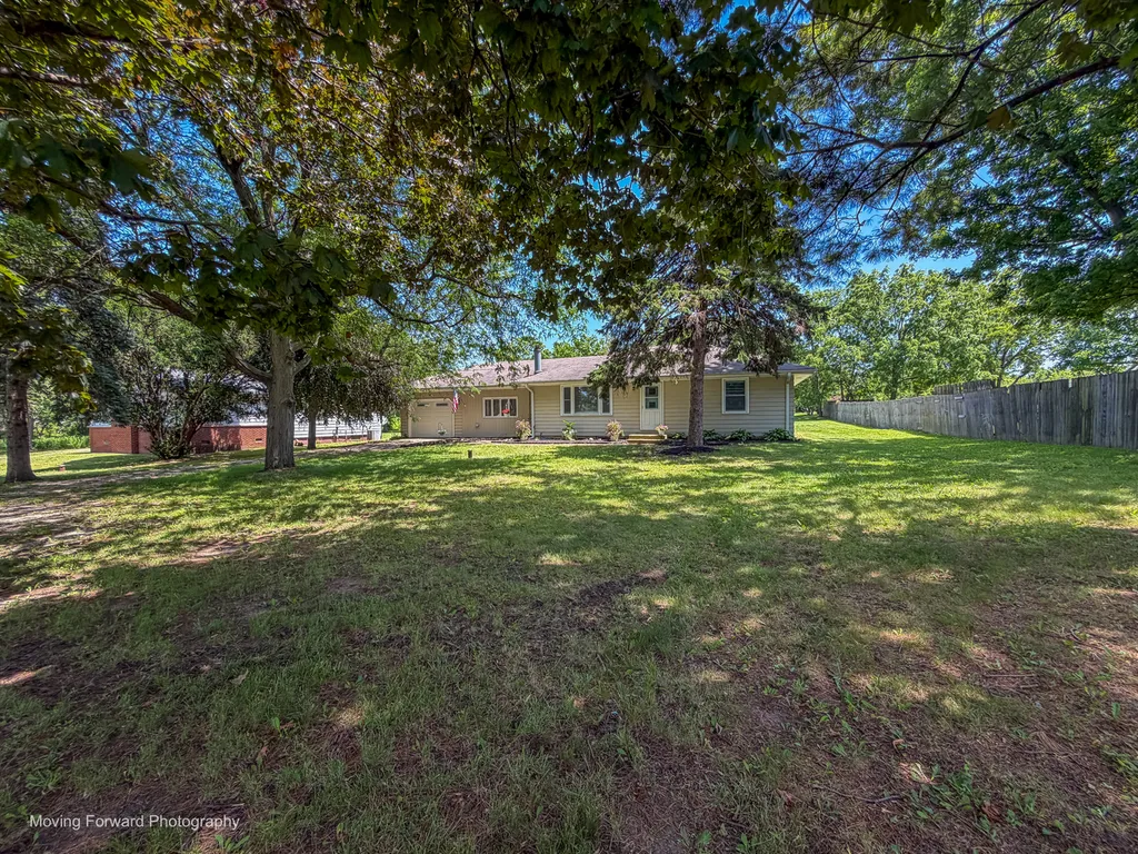 7S175 North Eola Road Aurora IL 60502