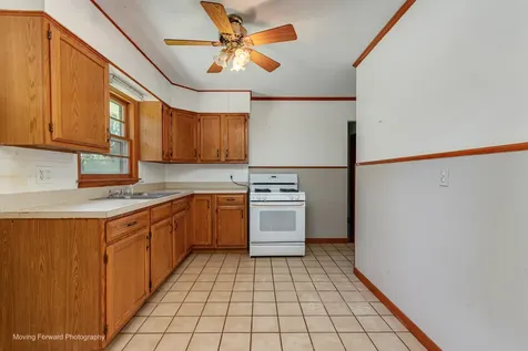 7S175 North Eola Road Aurora IL 60502