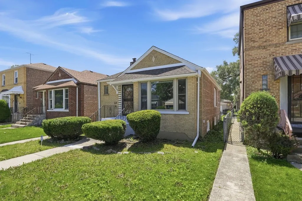 555 East 105th Street Chicago IL 60628