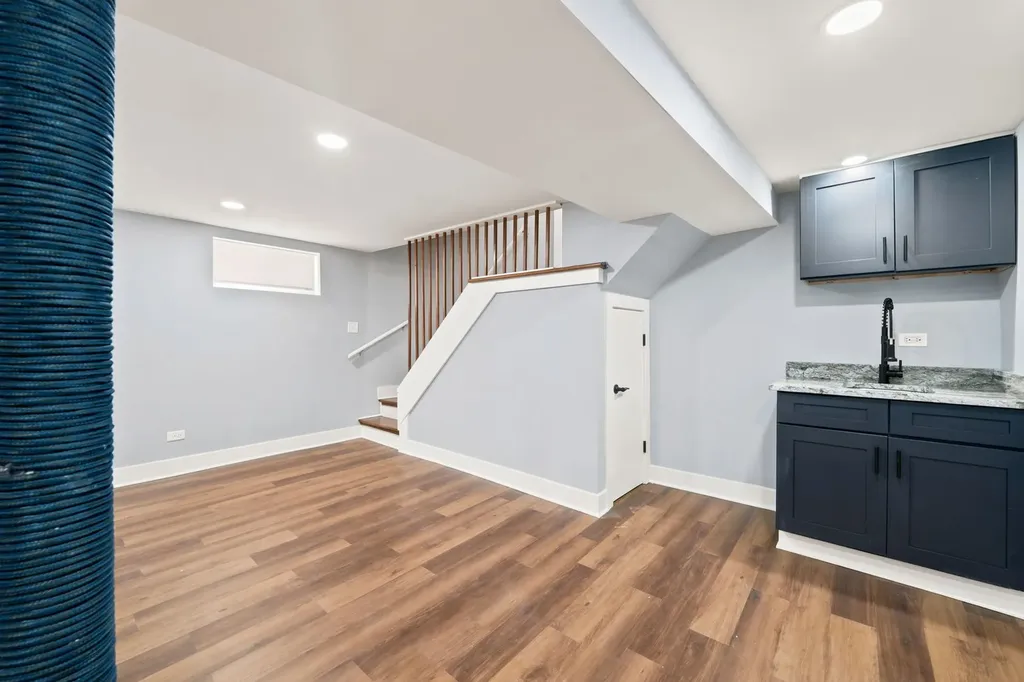 555 East 105th Street Chicago IL 60628