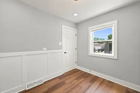 555 East 105th Street Chicago IL 60628