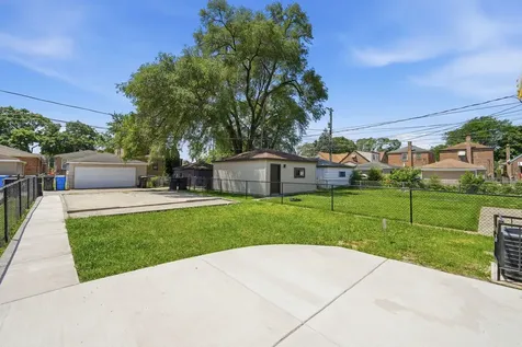 555 East 105th Street Chicago IL 60628