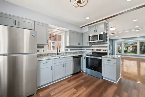 555 East 105th Street Chicago IL 60628