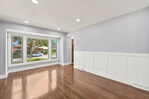 555 East 105th Street Chicago IL 60628