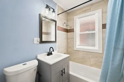 555 East 105th Street Chicago IL 60628