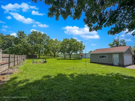 7S201 North Eola Road Aurora IL 60504