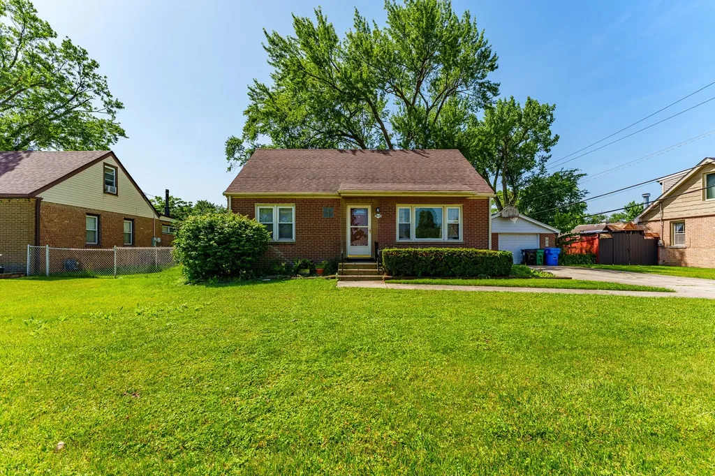 7805 Suburban Lane Bridgeview IL 60455
