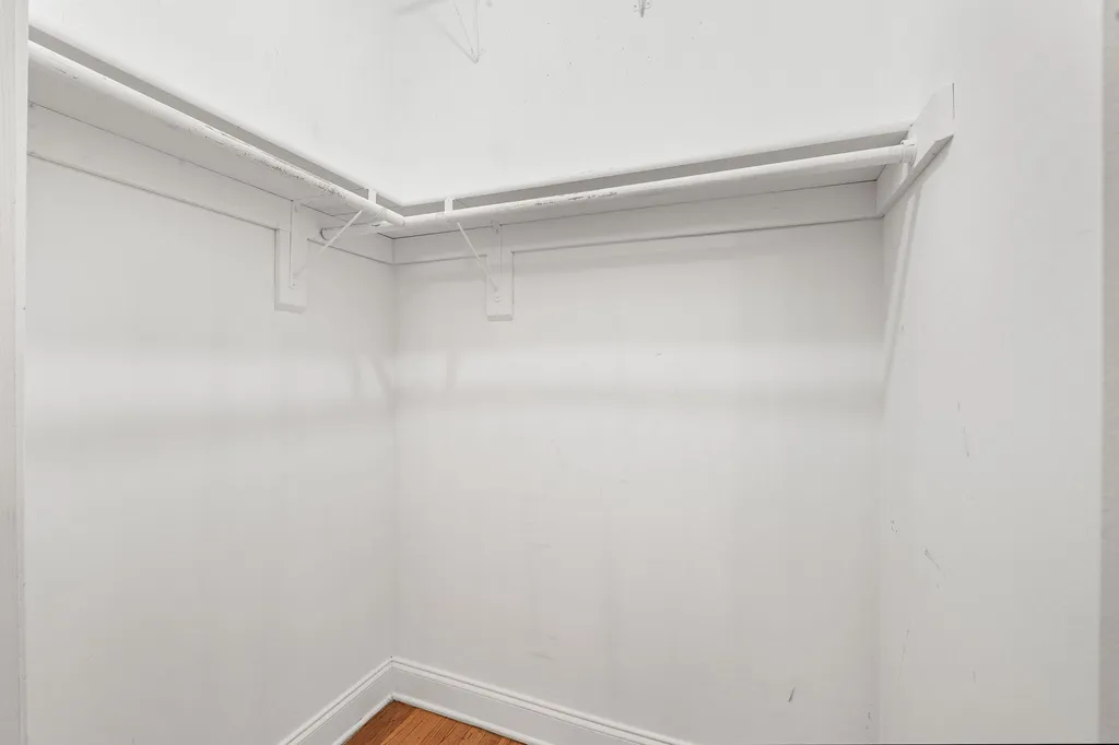 6452 North Bell Avenue Chicago IL 60645