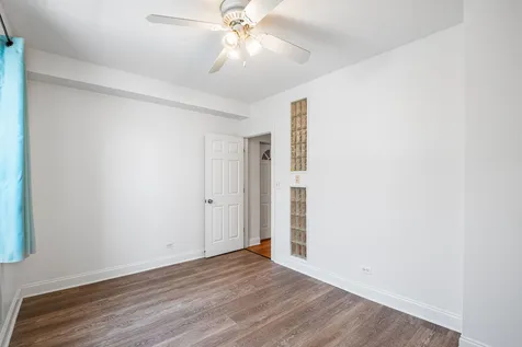 6452 North Bell Avenue Chicago IL 60645