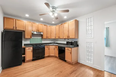 6452 North Bell Avenue Chicago IL 60645