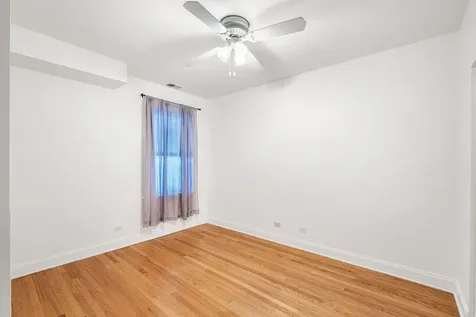 6452 North Bell Avenue Chicago IL 60645