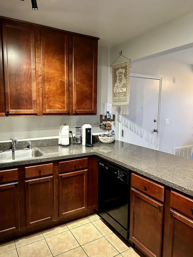 5811 Oakwood Drive Lisle IL 60532