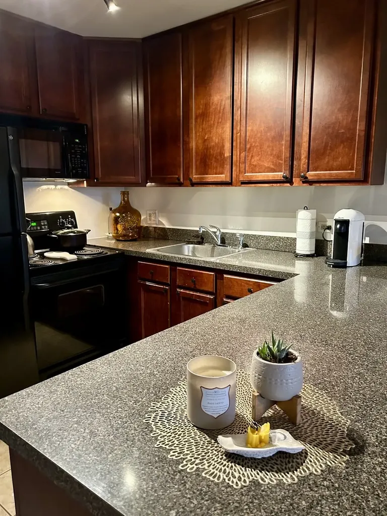 5811 Oakwood Drive Lisle IL 60532
