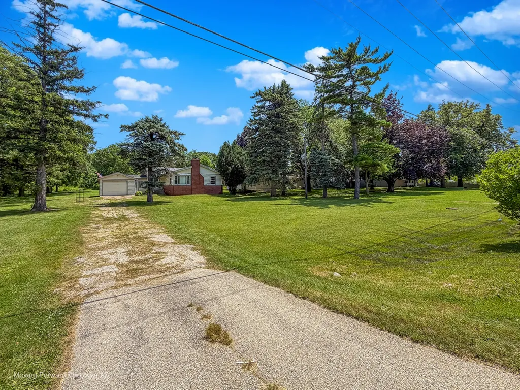7S151 North Eola Road Aurora IL 60502