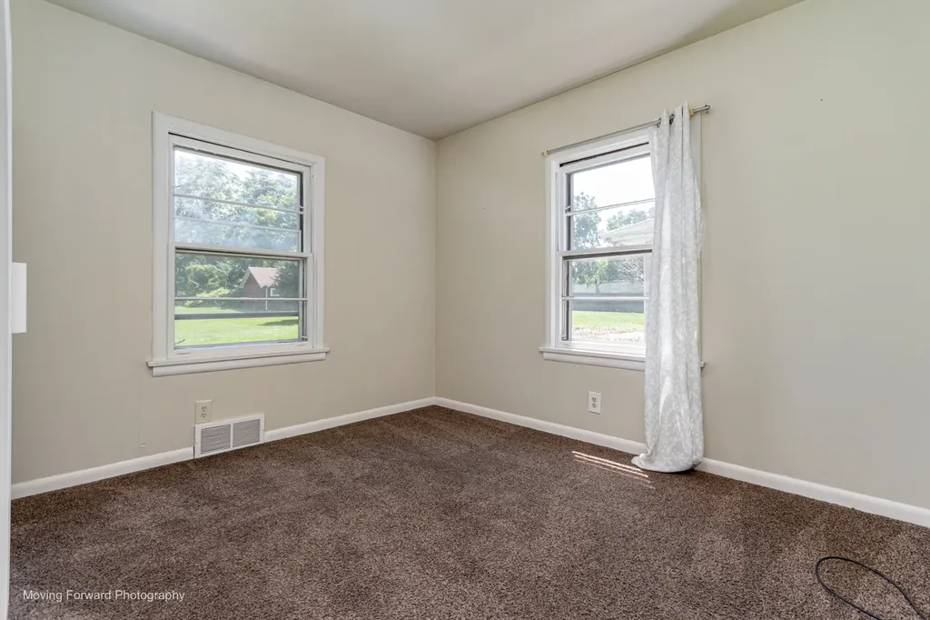 7S151 North Eola Road Aurora IL 60502