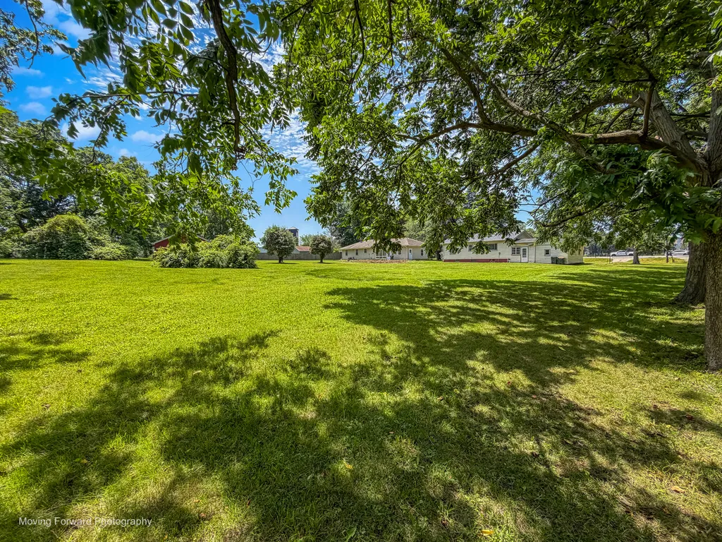 7S151 North Eola Road Aurora IL 60502