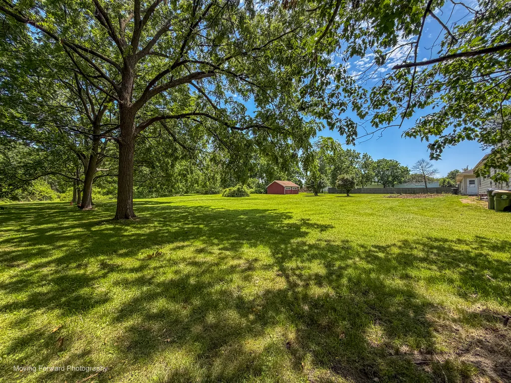 7S151 North Eola Road Aurora IL 60502