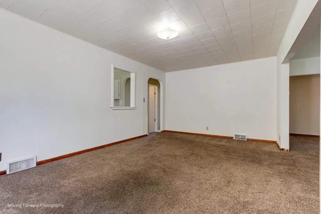 7S151 North Eola Road Aurora IL 60502