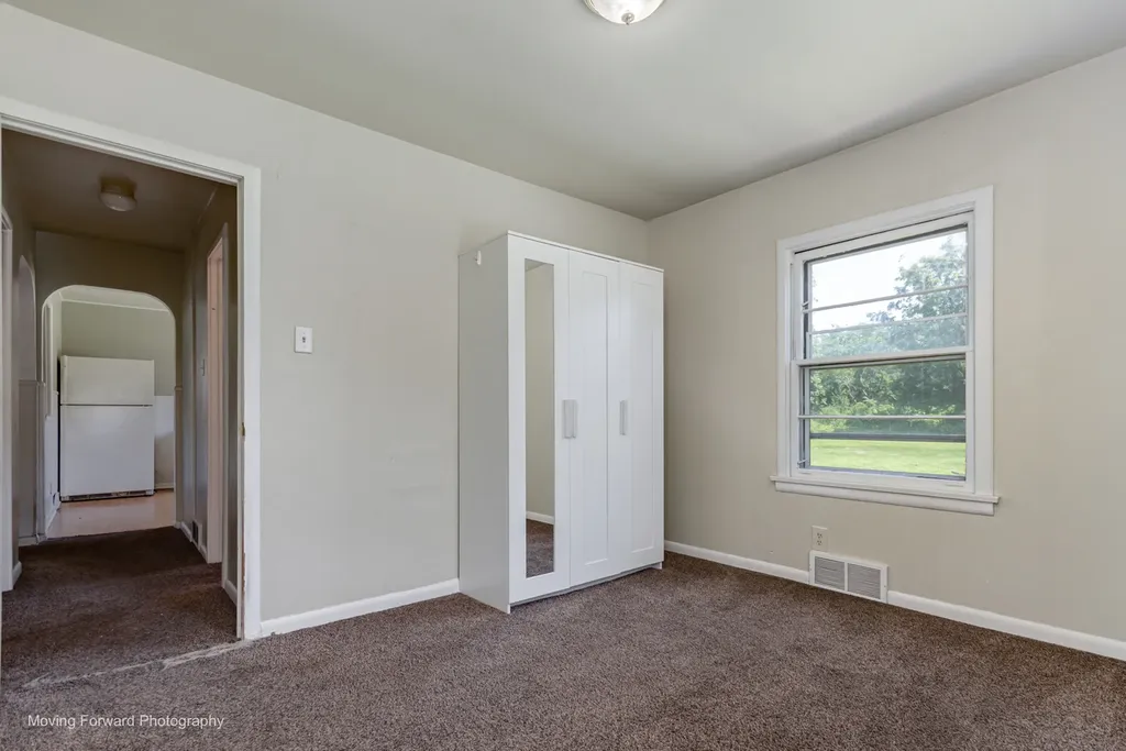 7S151 North Eola Road Aurora IL 60502