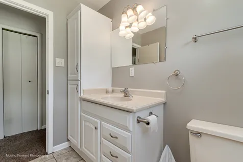 7S151 North Eola Road Aurora IL 60502