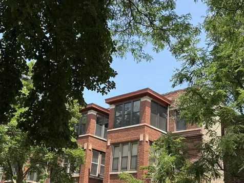 5869 North Glenwood Avenue Chicago IL 60660