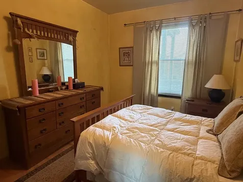 5869 North Glenwood Avenue Chicago IL 60660