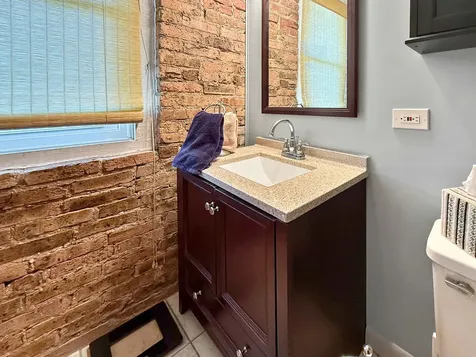 5869 North Glenwood Avenue Chicago IL 60660