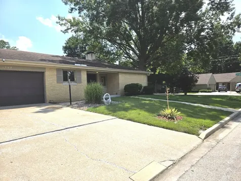 1308 Anderson Street Bloomington IL 61701