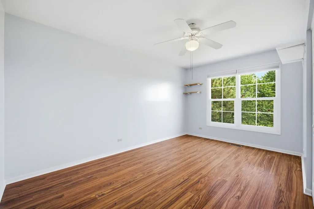 399 Stonewood Circle Carol Stream IL 60188